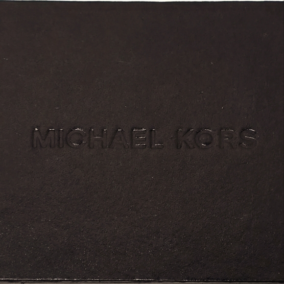 Michael Kors Accessory Box - Picture 2 of 4
